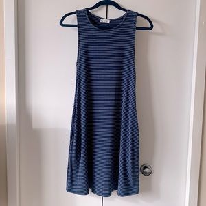 Carve Designs Striped Dress with Pockets - Size Small